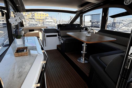 Galeon 425 HTS image