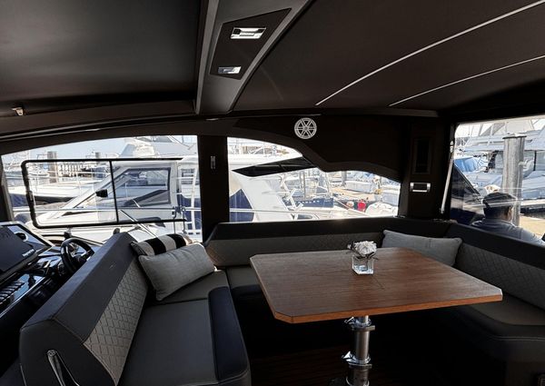 Galeon 425 HTS image