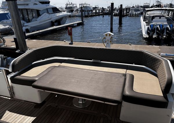 Galeon 425 HTS image