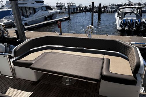 Galeon 425 HTS image