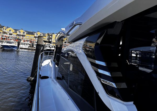 Galeon 425 HTS image