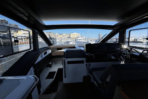 Galeon 425 HTS image