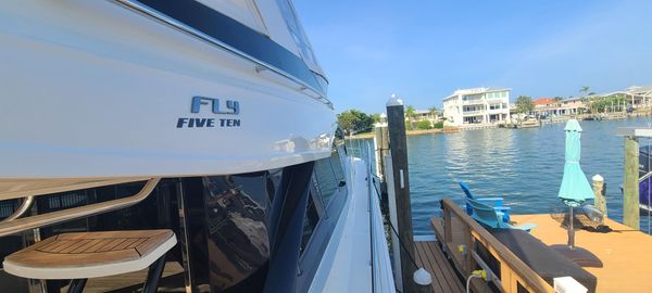 Sea Ray 510 Fly Extended Hardtop image