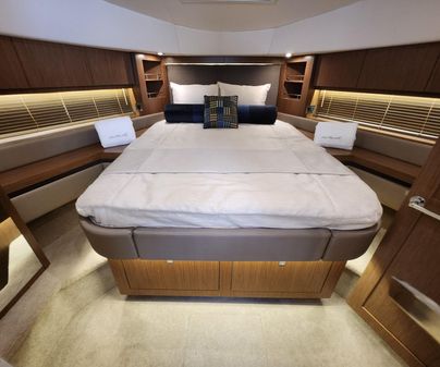Sea Ray 510 Fly Extended Hardtop image