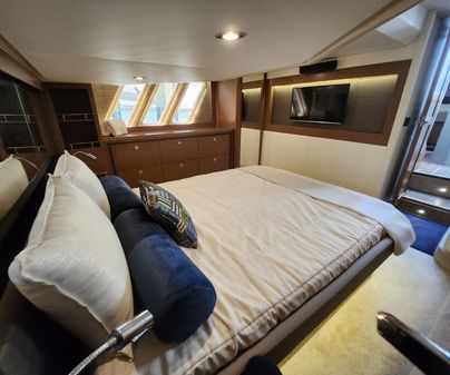 Sea Ray 510 Fly Extended Hardtop image