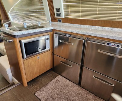 Sea Ray 510 Fly Extended Hardtop image