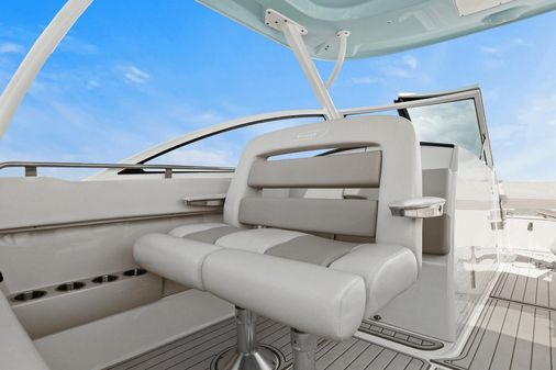 Boston Whaler 320 Vantage image