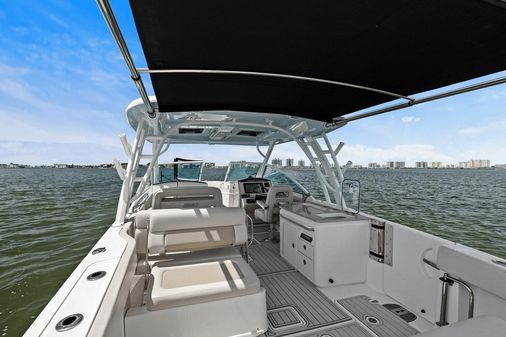 Boston Whaler 320 Vantage image