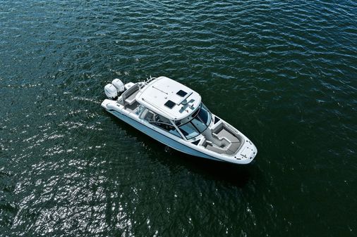 Boston Whaler 320 Vantage image