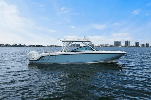 Boston Whaler 320 Vantage image