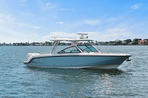 Boston Whaler 320 Vantage image