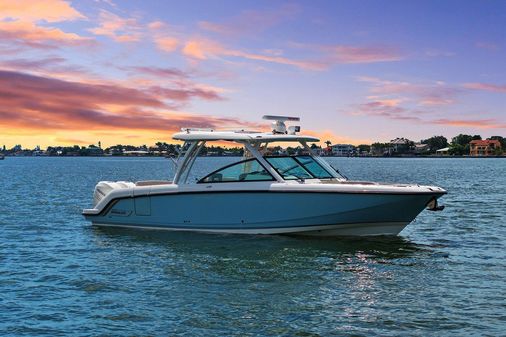 Boston Whaler 320 Vantage image