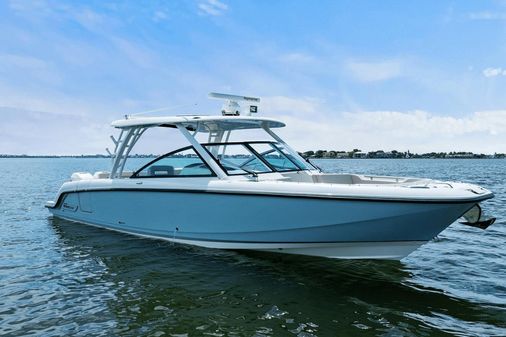 Boston Whaler 320 Vantage image