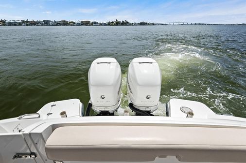 Boston Whaler 320 Vantage image