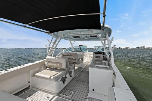 Boston Whaler 320 Vantage image