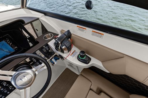 Sea Ray 290 SDX OUTBOARD image