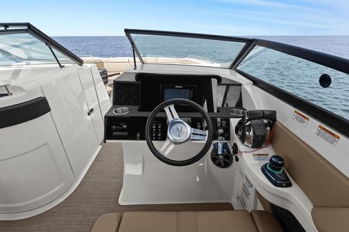 Sea Ray 290 SDX OUTBOARD image