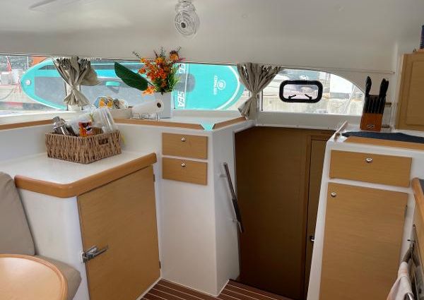 Lagoon 380 image