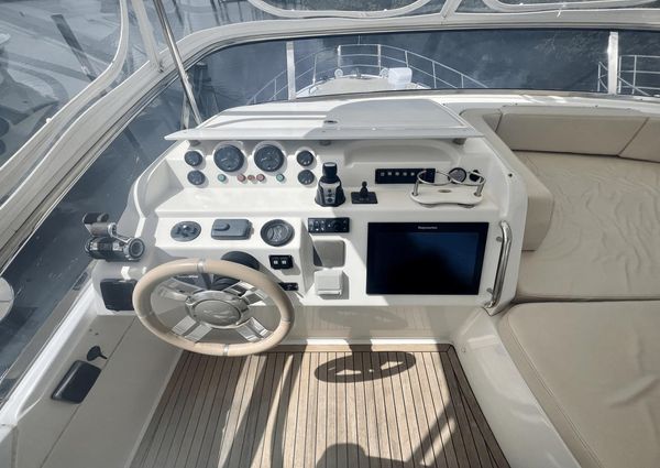 Azimut 60 Flybridge image