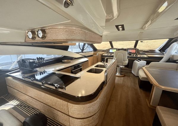 Azimut 60 Flybridge image