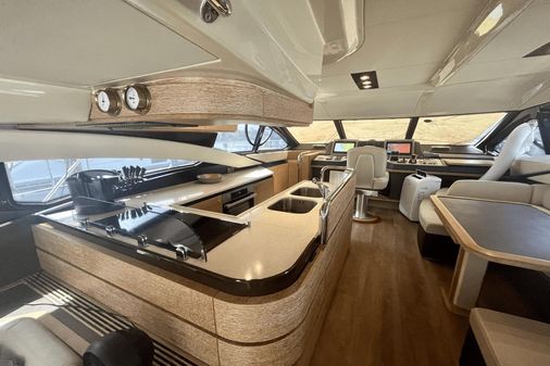 Azimut 60 Flybridge image