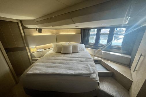 Azimut 60 Flybridge image