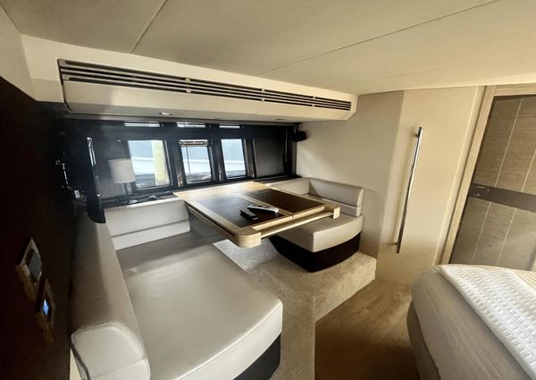 Azimut 60 Flybridge image