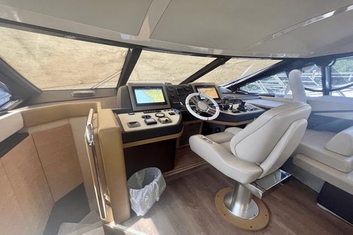 Azimut 60 Flybridge image