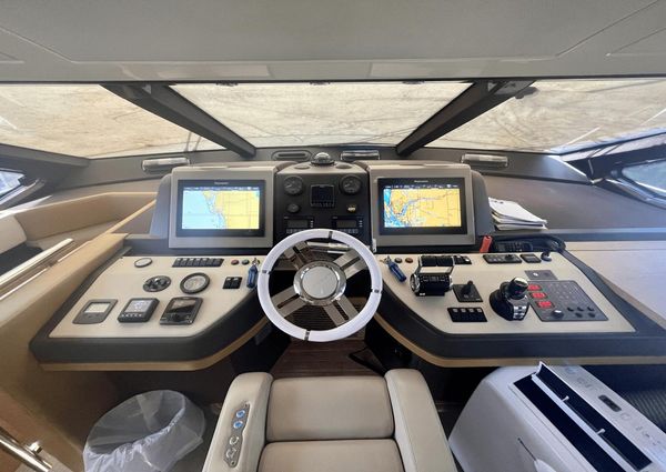 Azimut 60 Flybridge image