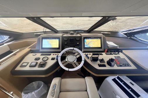 Azimut 60 Flybridge image