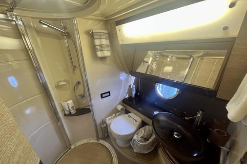 Azimut 60 Flybridge image