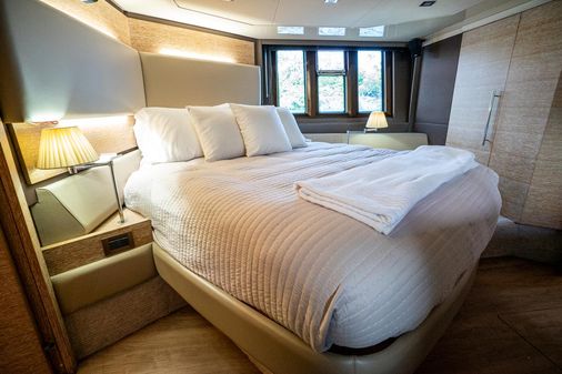 Azimut 60 Flybridge image