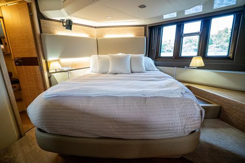 Azimut 60 Flybridge image