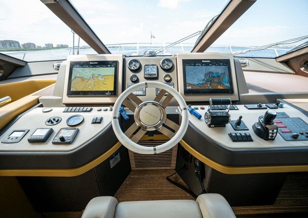 Azimut 60 Flybridge image