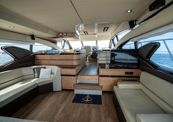 Azimut 60 Flybridge image