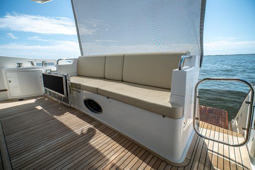 Azimut 60 Flybridge image