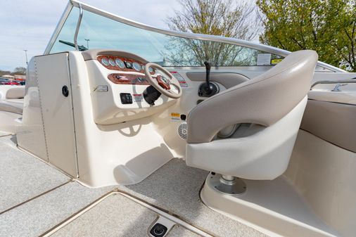 Sea-ray 240-SUNDECK image