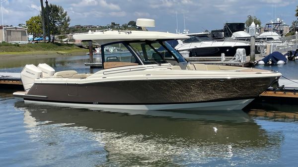 Chris-Craft Calypso 32