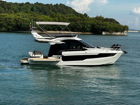 Galeon 400 Fly image