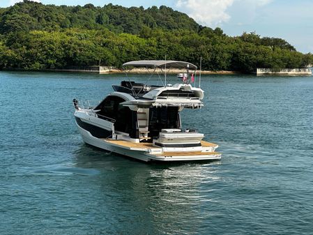 Galeon 400 Fly image