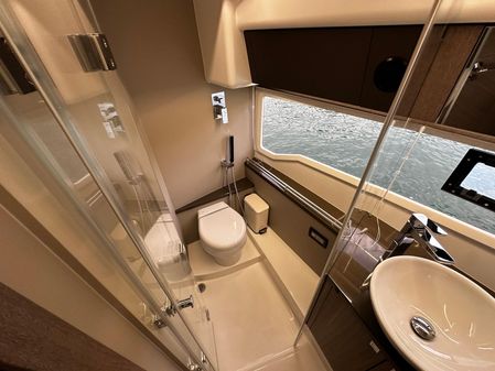 Galeon 400 Fly image