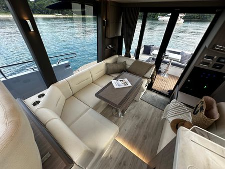 Galeon 400 Fly image