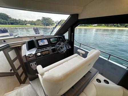 Galeon 400 Fly image