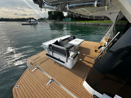 Galeon 400 Fly image