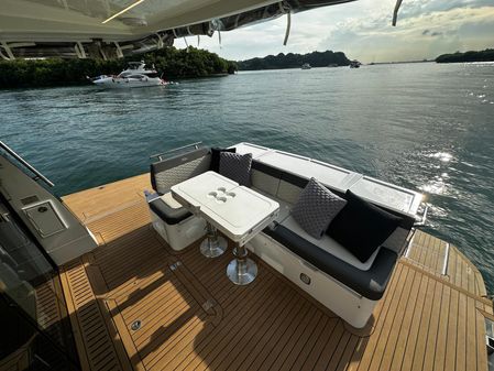 Galeon 400 Fly image