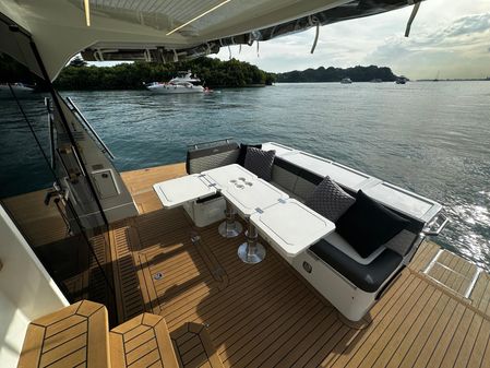 Galeon 400 Fly image