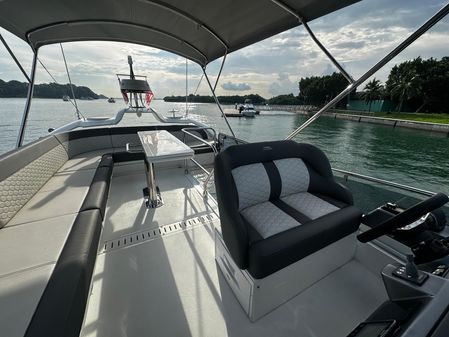 Galeon 400 Fly image