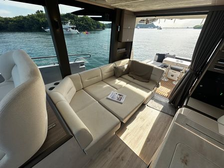 Galeon 400 Fly image