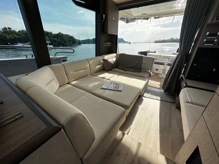 Galeon 400 Fly image