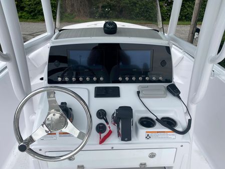 Sportsman OPEN-232-CENTER-CONSOLE image